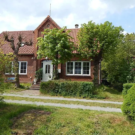 Landhaus Laave Ferienwohnung *